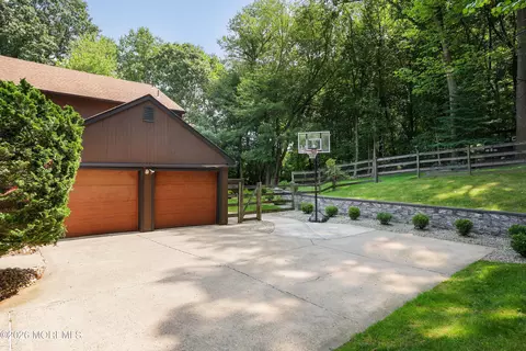 18 Constitution Dr, Leonardo, NJ 07737 photo 5