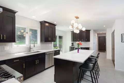 18 Constitution Dr, Leonardo, NJ 07737 photo 12