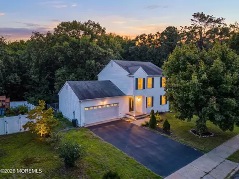 12 Shelli Ter, Barnegat, NJ 08005