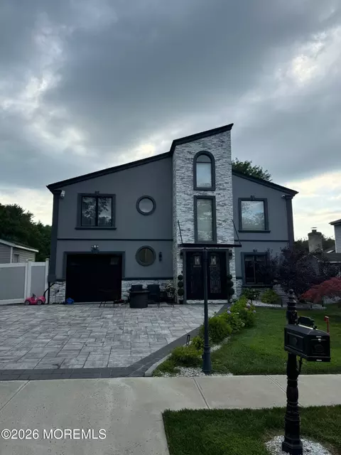 37 N Gable Ct, Matawan, NJ 07747