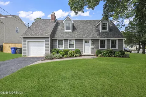 82 Dayton Ave, Toms River, NJ 08753