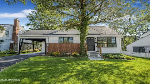 33 Green Twig Dr, Toms River, NJ 08753