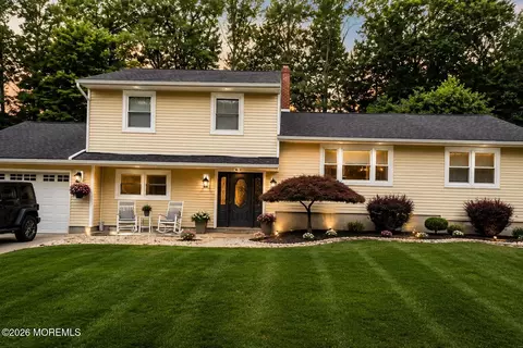 35 Birmingham Dr, Manalapan, NJ 07726