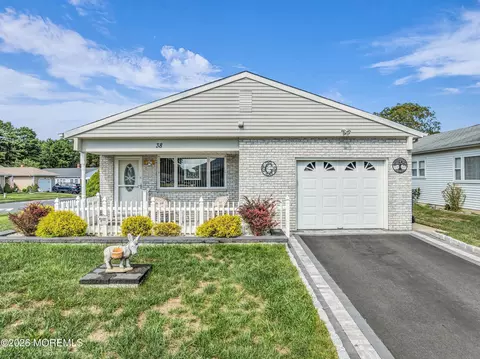 38 Fontana St, Toms River, NJ 08757