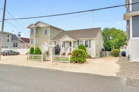 1831 W Pennsylvania Ave, Seaside Heights, NJ 08751