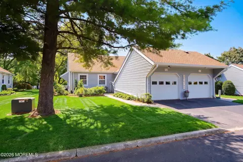 96 Halls Croft Rd #D, Freehold, NJ 07728
