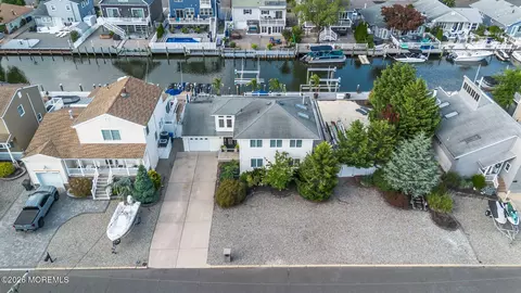 19 Drake Way, Toms River, NJ 08753