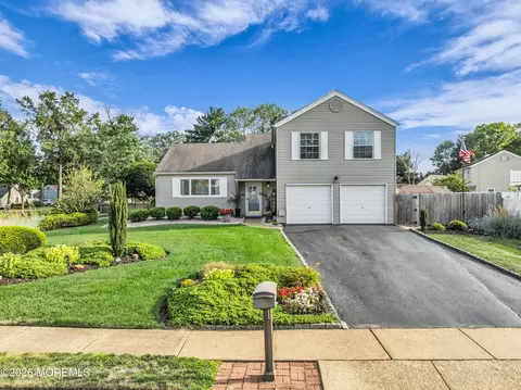 1109 Eaglehurst Rd, Toms River, NJ 08753