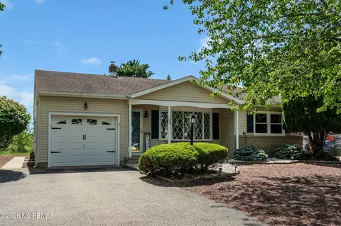 109 Westport Dr, Toms River, NJ 08757