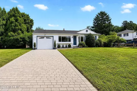 7 Toomin Dr, Tinton Falls, NJ 07753