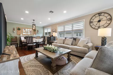 334 Curacao St, Toms River, NJ 08757