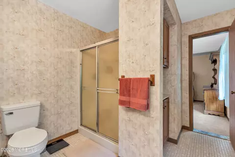 Bath - 31 Hickory Hill Rd, Jackson, NJ 08527 photo 2 of 4