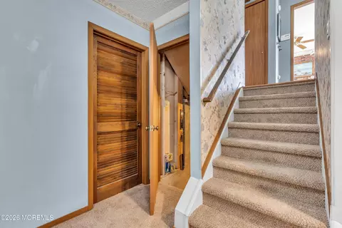 Entry Way - 31 Hickory Hill Rd, Jackson, NJ 08527 photo 2 of 2
