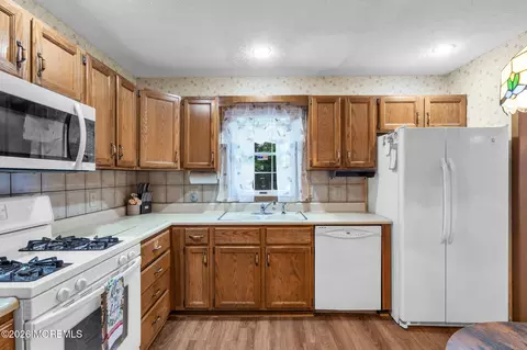 Kitchen - 31 Hickory Hill Rd, Jackson, NJ 08527 photo 3 of 3