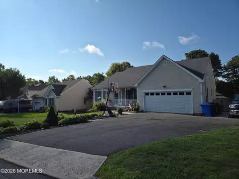 133 Mooring Rd, Manahawkin, NJ 08050