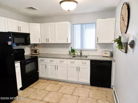 2201 Mount Hope Ln, Toms River, NJ 08753