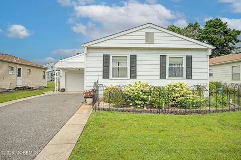 5 Pulaski Blvd #5, Toms River, NJ 08757
