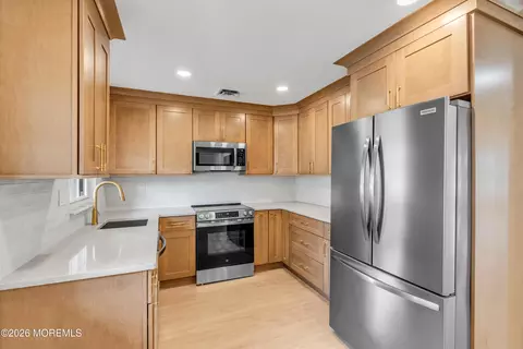966 Argyll Cir # B, Lakewood, NJ 08701