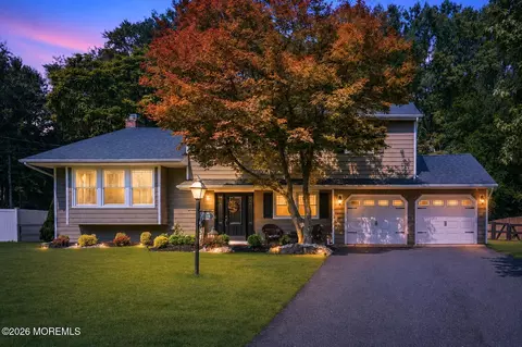 18 Wylie Ter, Morganville, NJ 07751