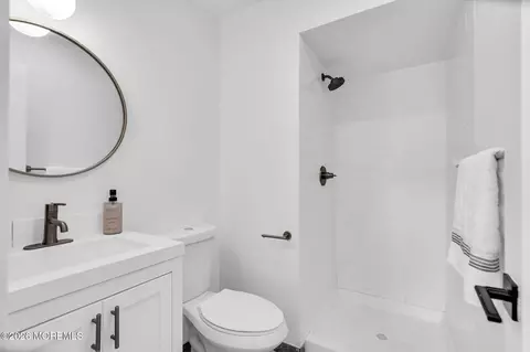 Bath - 169 White Rd, Jackson, NJ 08527 photo 1 of 3
