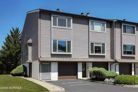 222 Marina Dr, Highlands, NJ 07732