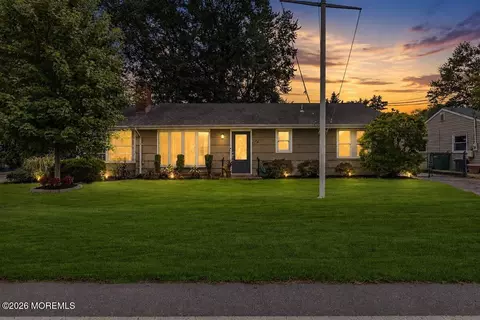 126 Compass Ave, Beachwood, NJ 08722