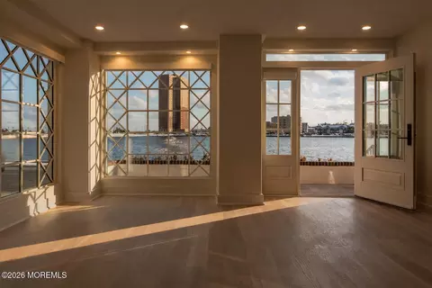 205 Edgemont Dr #1, Allenhurst, NJ 07711