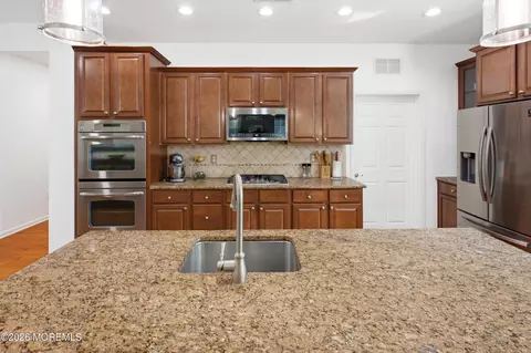 Kitchen - 4 Lenox Rd, Jackson, NJ 08527 photo 3 of 6