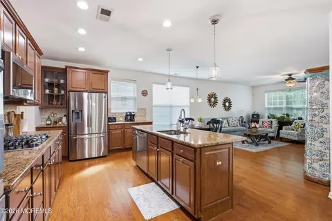 Kitchen - 4 Lenox Rd, Jackson, NJ 08527 photo 2 of 6