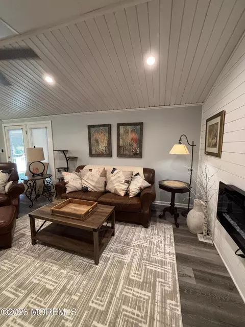 Living - 42 Douglas Dr, Jackson, NJ 08527 photo 3 of 3