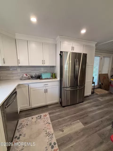 Kitchen - 42 Douglas Dr, Jackson, NJ 08527 photo 7 of 9