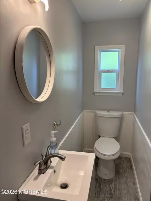 Bath - 42 Douglas Dr, Jackson, NJ 08527 photo 2 of 7