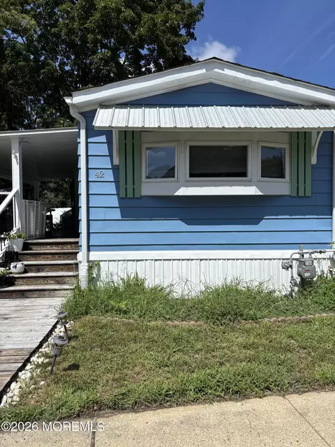 Exterior - 42 Douglas Dr, Jackson, NJ 08527 photo 2 of 10