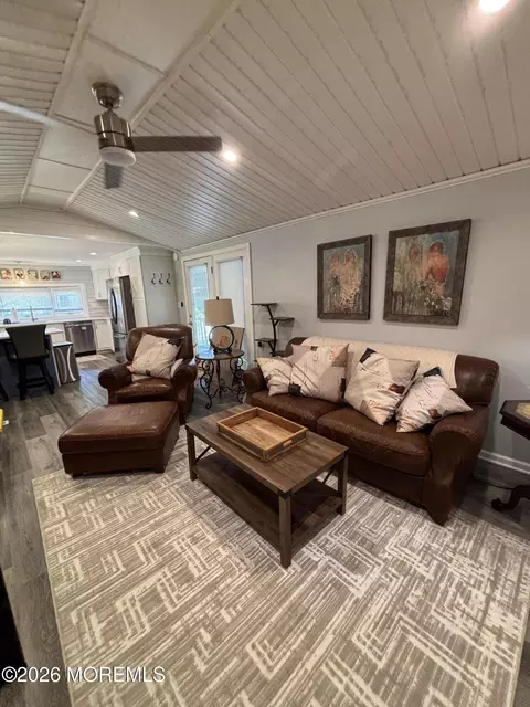 Living - 42 Douglas Dr, Jackson, NJ 08527 photo 2 of 3