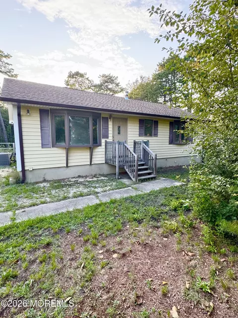 198 Grand Central Pkwy, Bayville, NJ 08721
