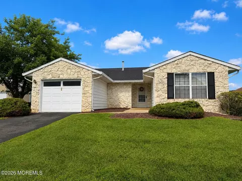 70 Suffolk Way, Marlboro, NJ 07746