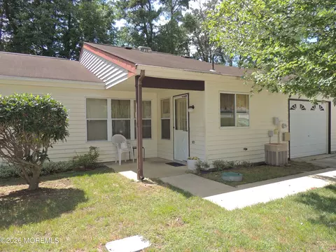674 Buckingham Dr # B, Manchester, NJ 08759