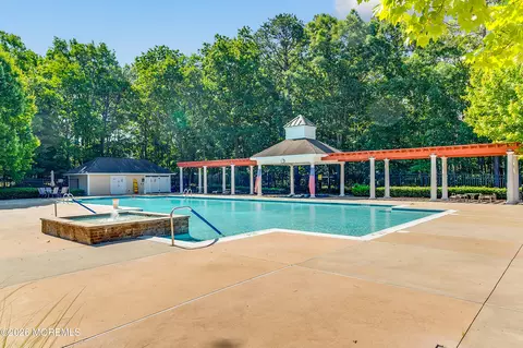 724 Amy Ct, Lakewood, NJ 08701