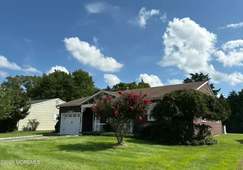 103 Westbrook Dr, Toms River, NJ 08757