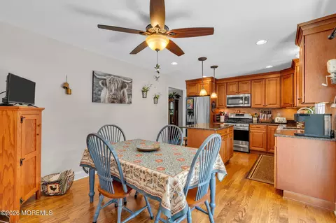 Dining - 368 Leesville Rd, Jackson, NJ 08527 photo 2 of 2