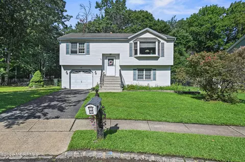 18 Molly Pitcher Dr, Hazlet, NJ 07730