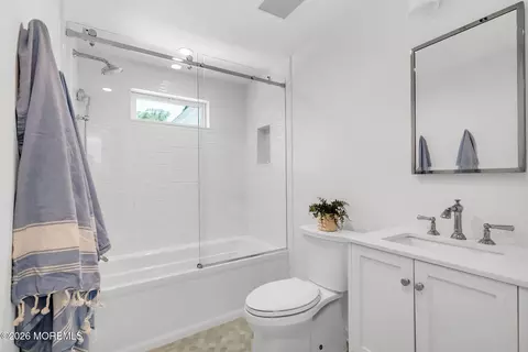 Bath - 82 Rumson Rd, Rumson, NJ 07760 photo 6 of 7