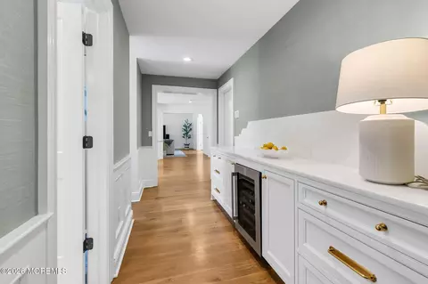Entry Way - 82 Rumson Rd, Rumson, NJ 07760 photo 4 of 8