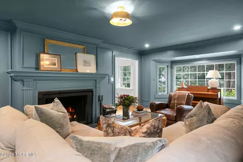 Living - 82 Rumson Rd, Rumson, NJ 07760 photo 2 of 3