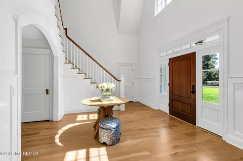 Entry Way - 82 Rumson Rd, Rumson, NJ 07760 photo 5 of 8