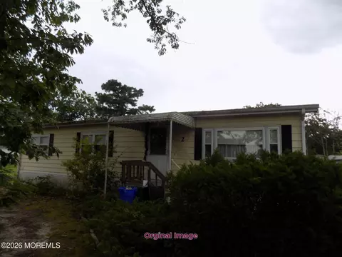 Exterior - 2 Chipmunk Ct, Manchester, NJ 08759 photo 3 of 3