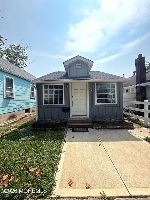 22 Seaside Pl, Keansburg, NJ 07734