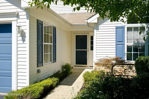 50 Rosewood Dr, Lakewood, NJ 08701