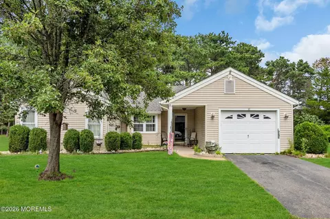 Exterior - 10 Kent Dr, Forked River, NJ 08731 photo 4 of 5