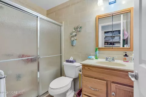 Bath - 10 Kent Dr, Forked River, NJ 08731 photo 1 of 2